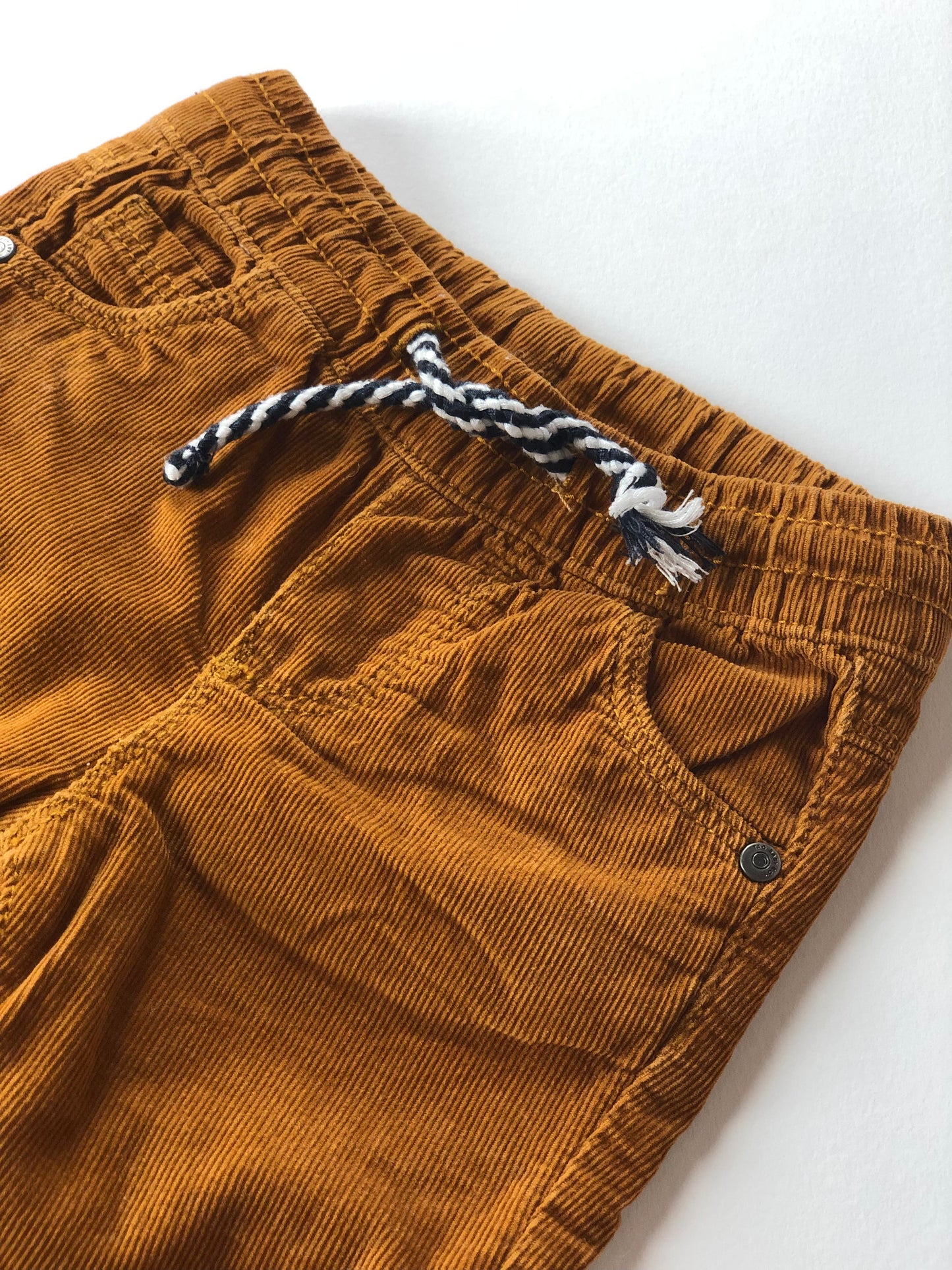 Pantalon camel en velours côtelé Tape à l’oeil taille 6 mois