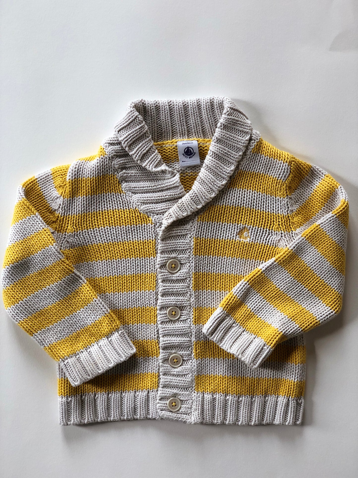 Gilet en mailles rayé jaune et blanc Petit Bateau 2 ans