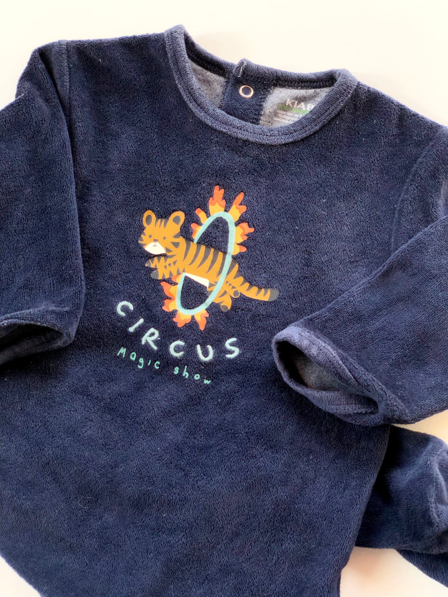 Pyjama « Dors bien » en velours bleu marine Kiabi 12 mois