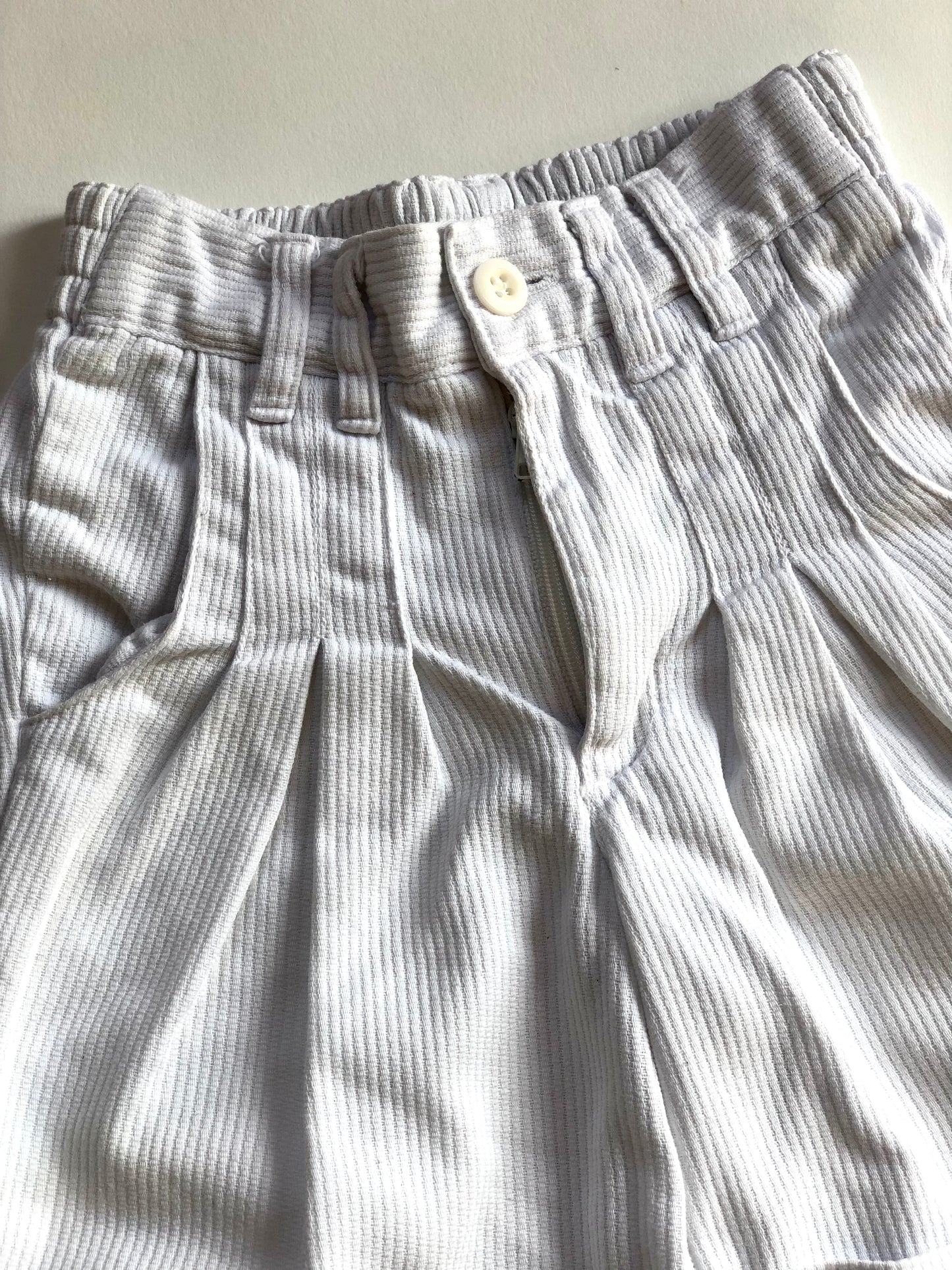 Bermuda blanc en velours côtelé vintage 2 ans