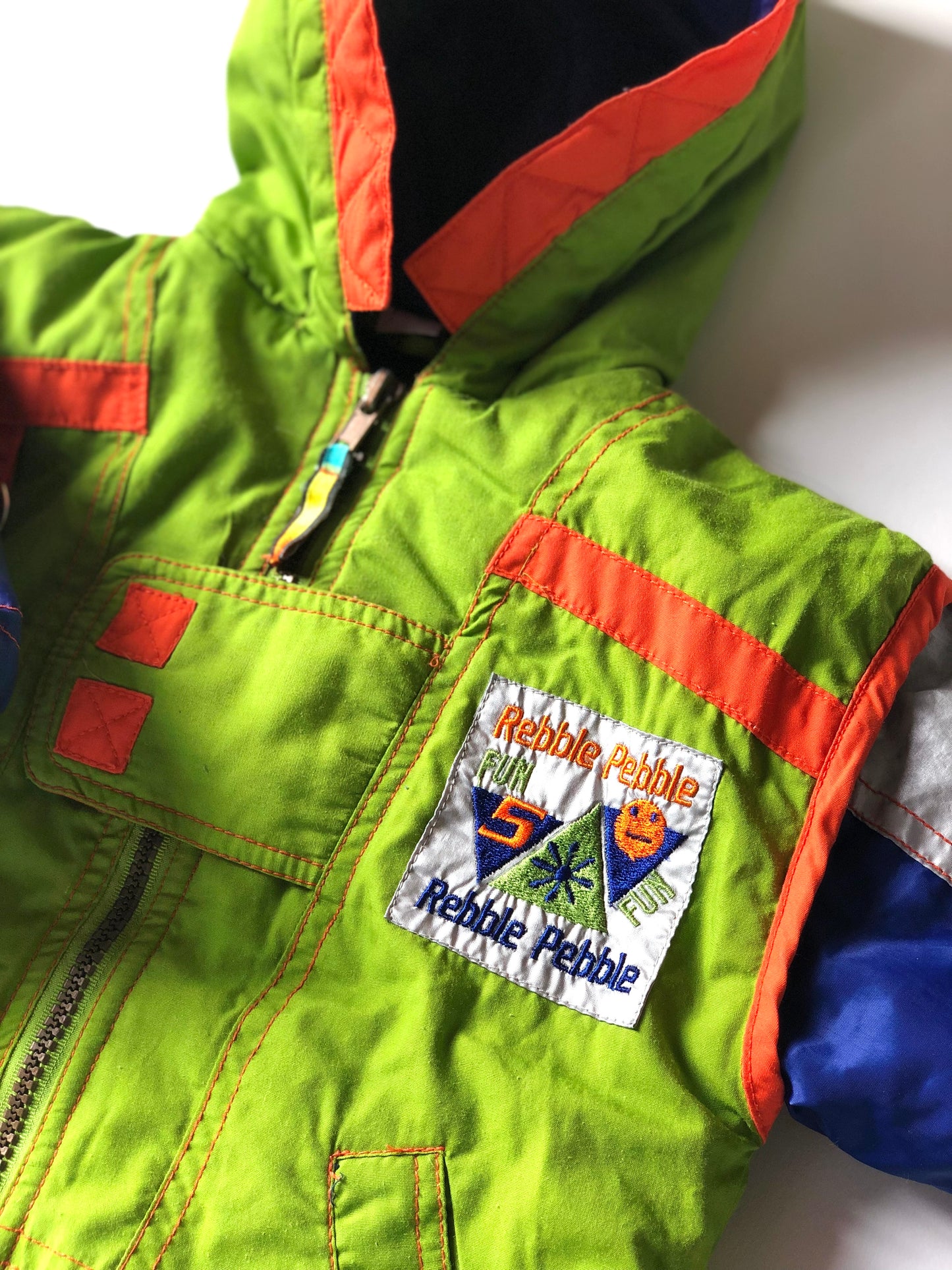 Manteau à capuche vert bleu orange 12 mois