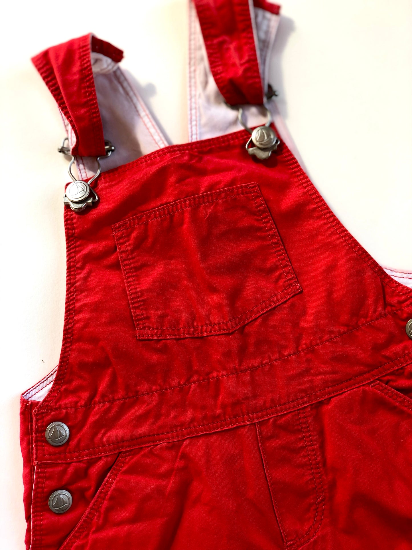 Salopette courte rouge Petit Bateau 12 mois