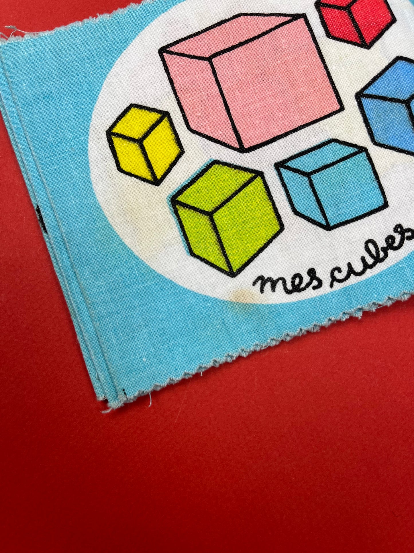 Livre en tissu vintage « Mes premiers joujoux »