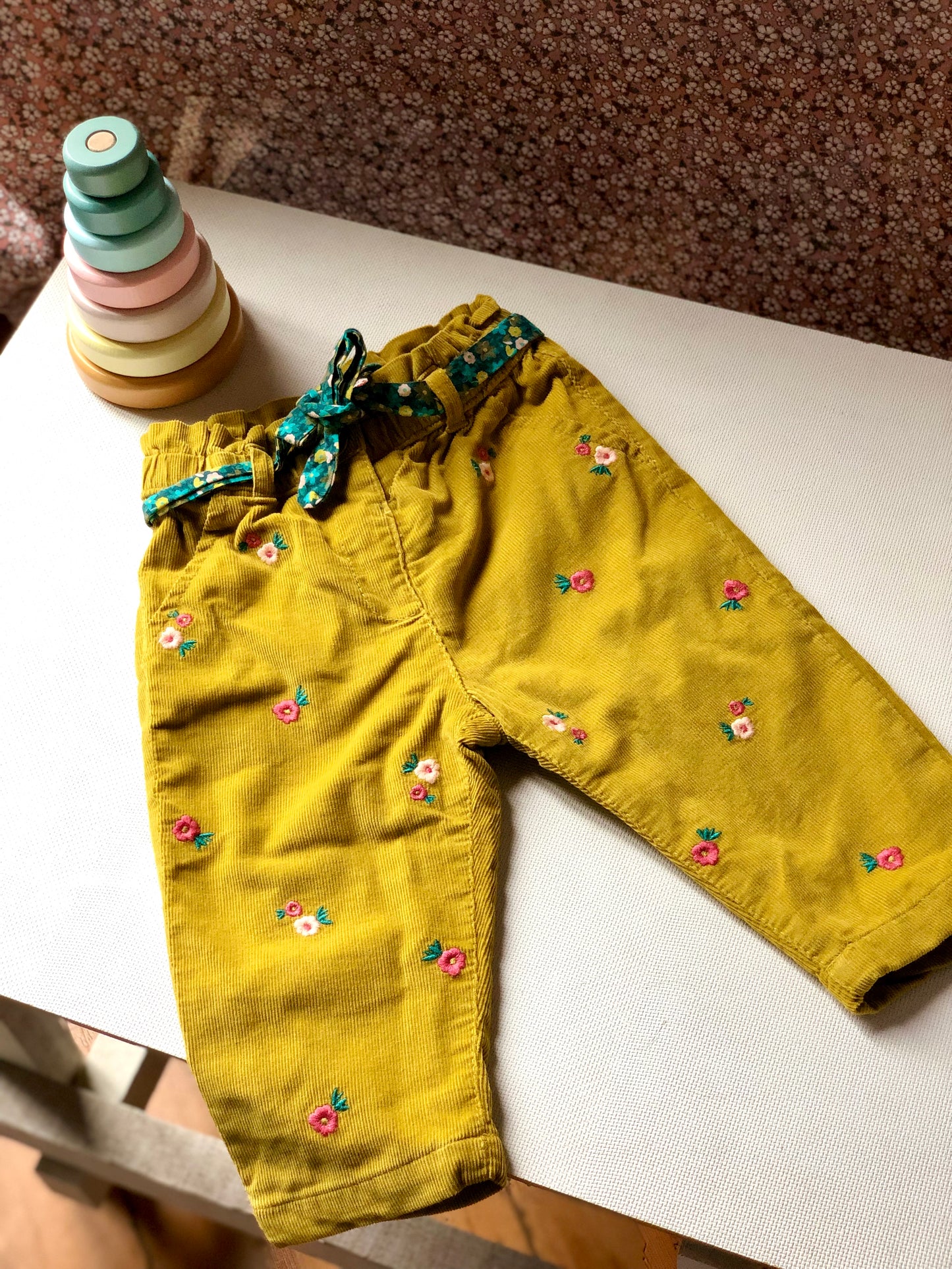Pantalon moutarde en velours côtelé Tape à l’oeil 9 mois
