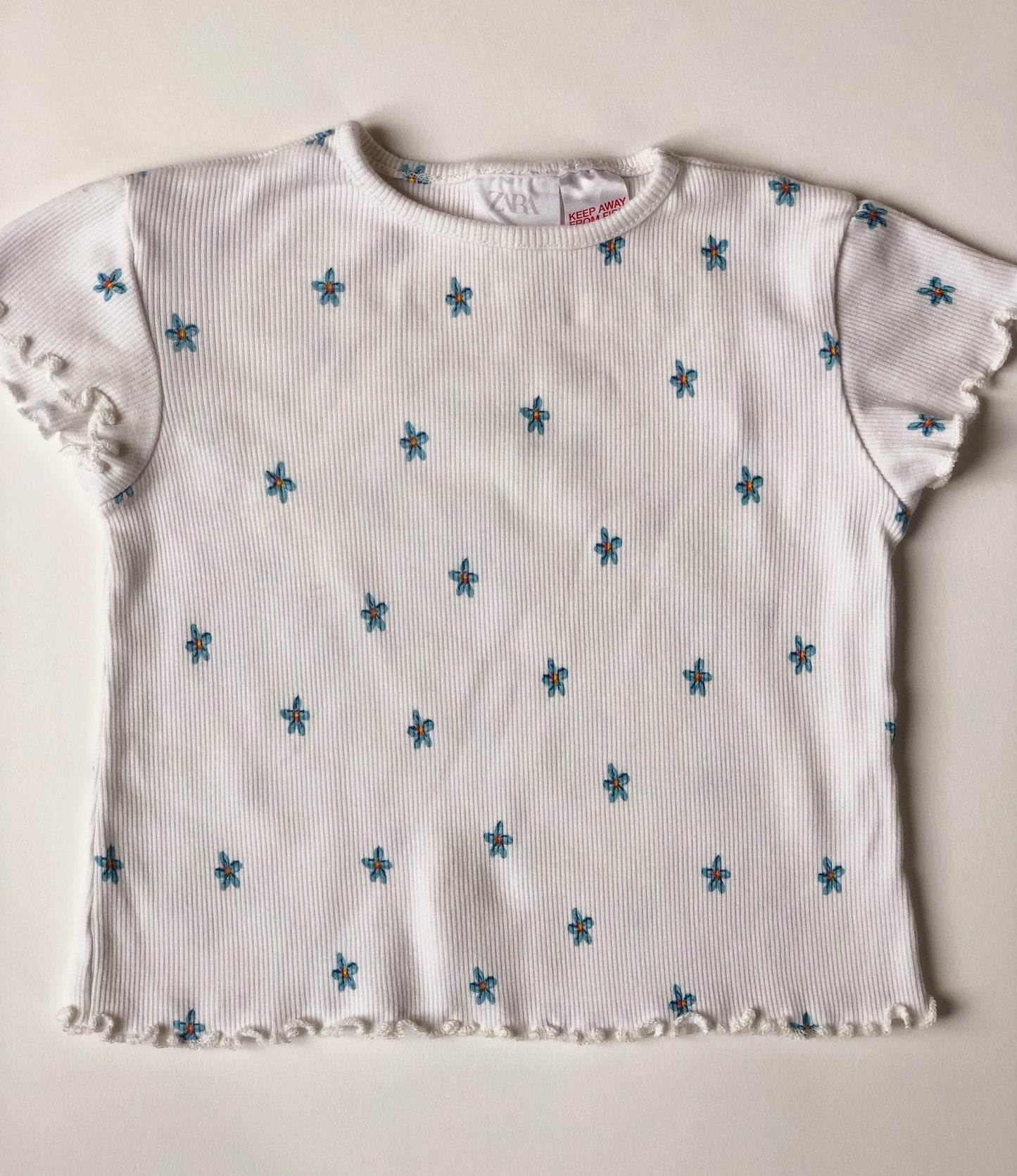 T-shirt blanc à fleurs Zara 9 mois