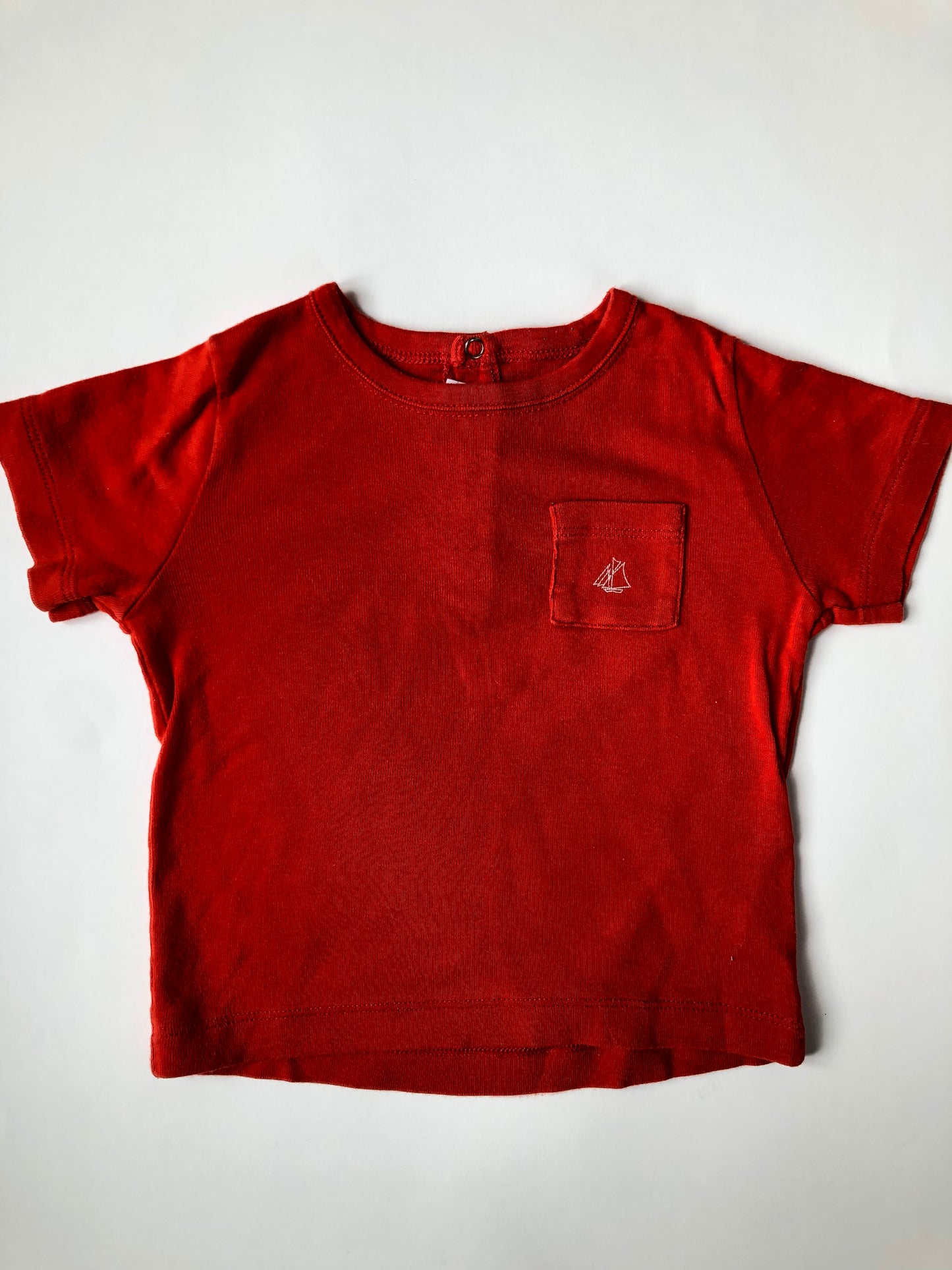 IMPARFAIT - T-shirt rouge Petit Bateau 18 mois