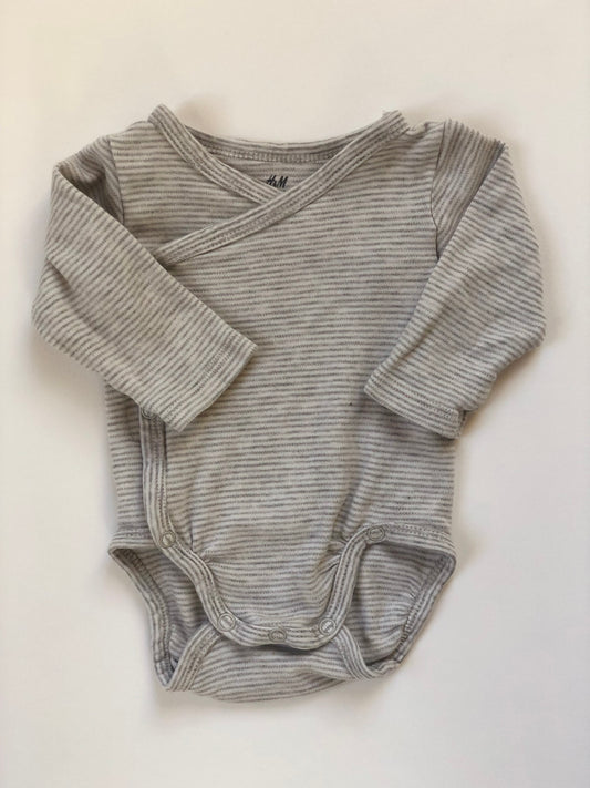 Bodie rayé manches longues gris et blanc H&M 1-2 mois