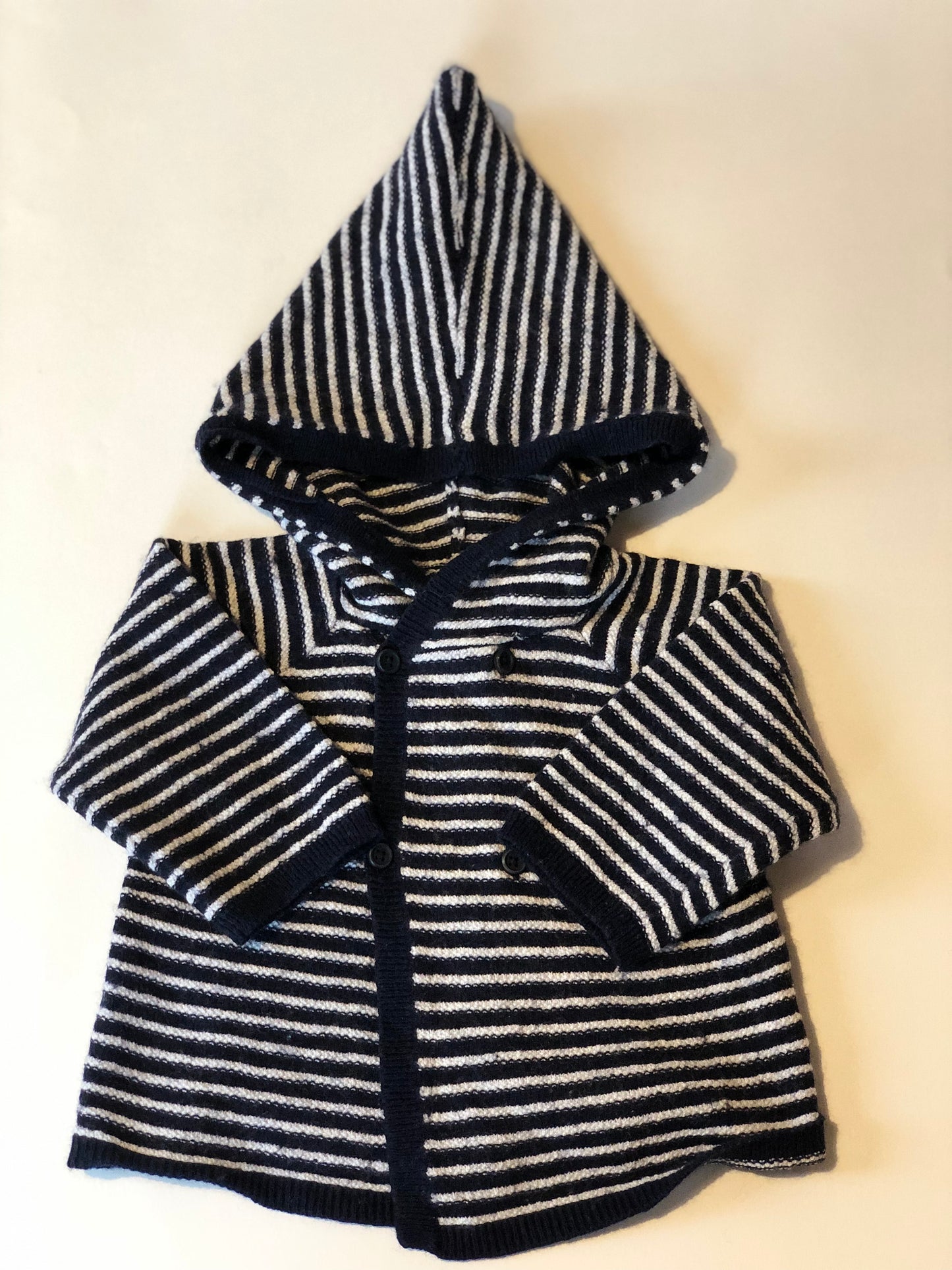 Gilet en mailles à capuche rayé bleu et blanc Bout’chou 3 mois