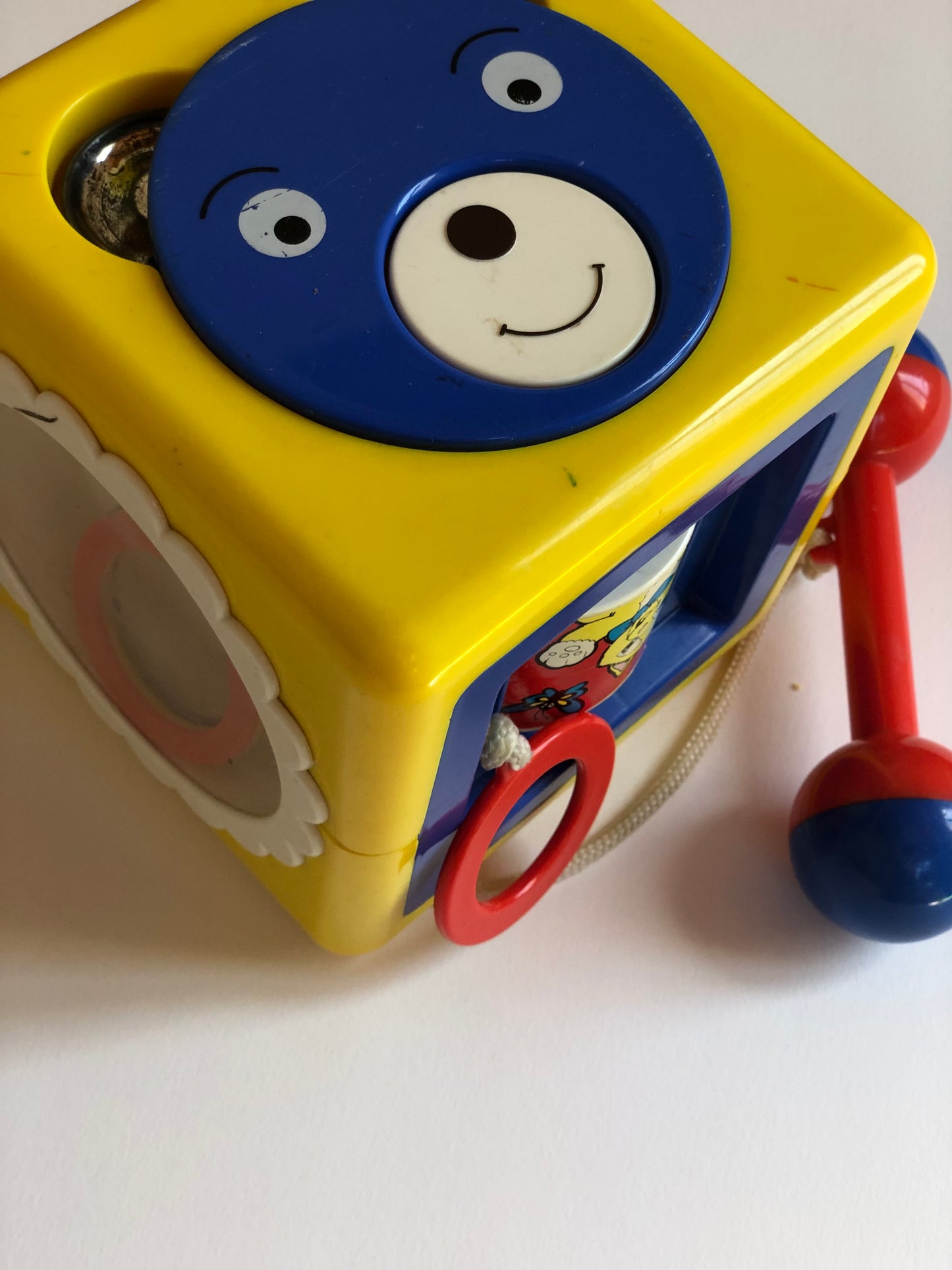 IMPARFAIT Jeux cube musical vintage Tomy