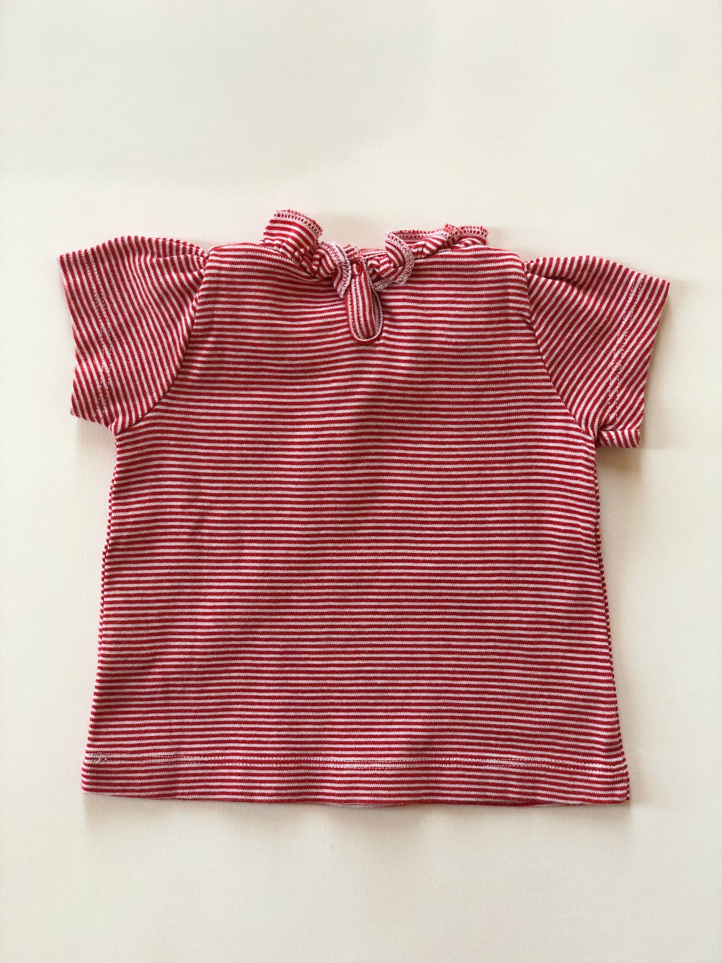 Tee-shirt manches courtes avec col rayé blanc et rouge Petit Bateau 6 mois