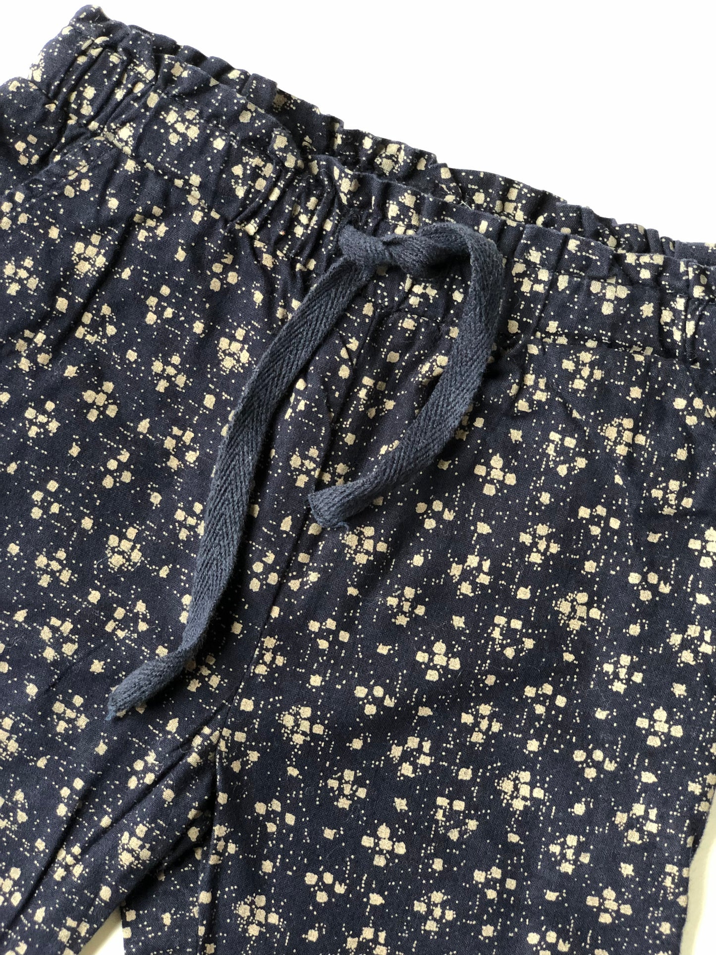Pantalon fin à motifs bleu et beige Bout’chou 6 mois