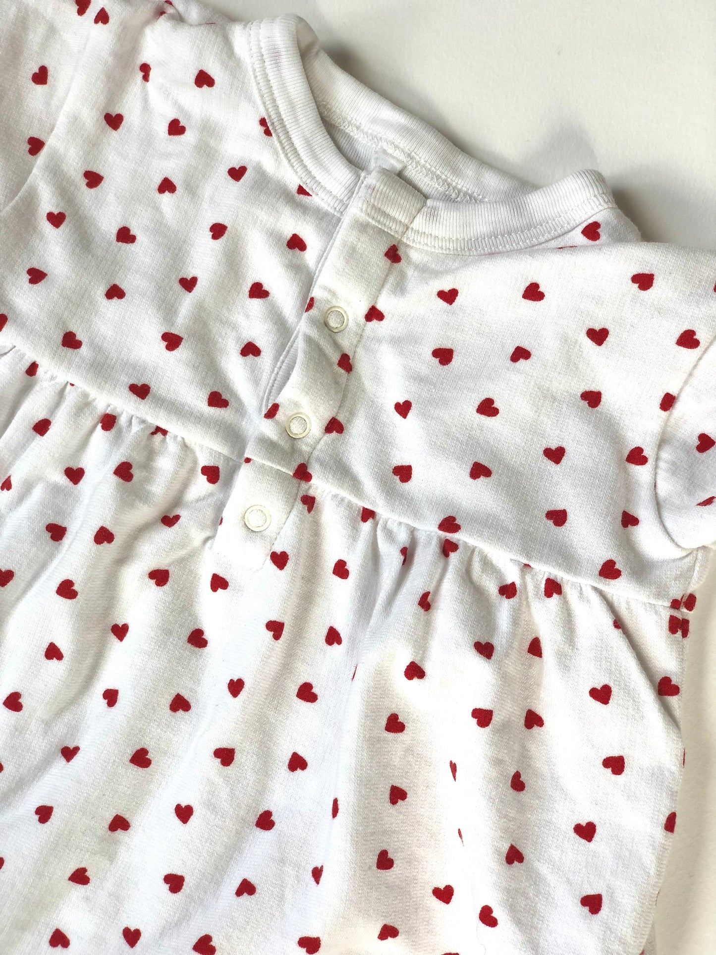 Robe avec body blanc et rouge motif cœur Petit Bateau 6 mois