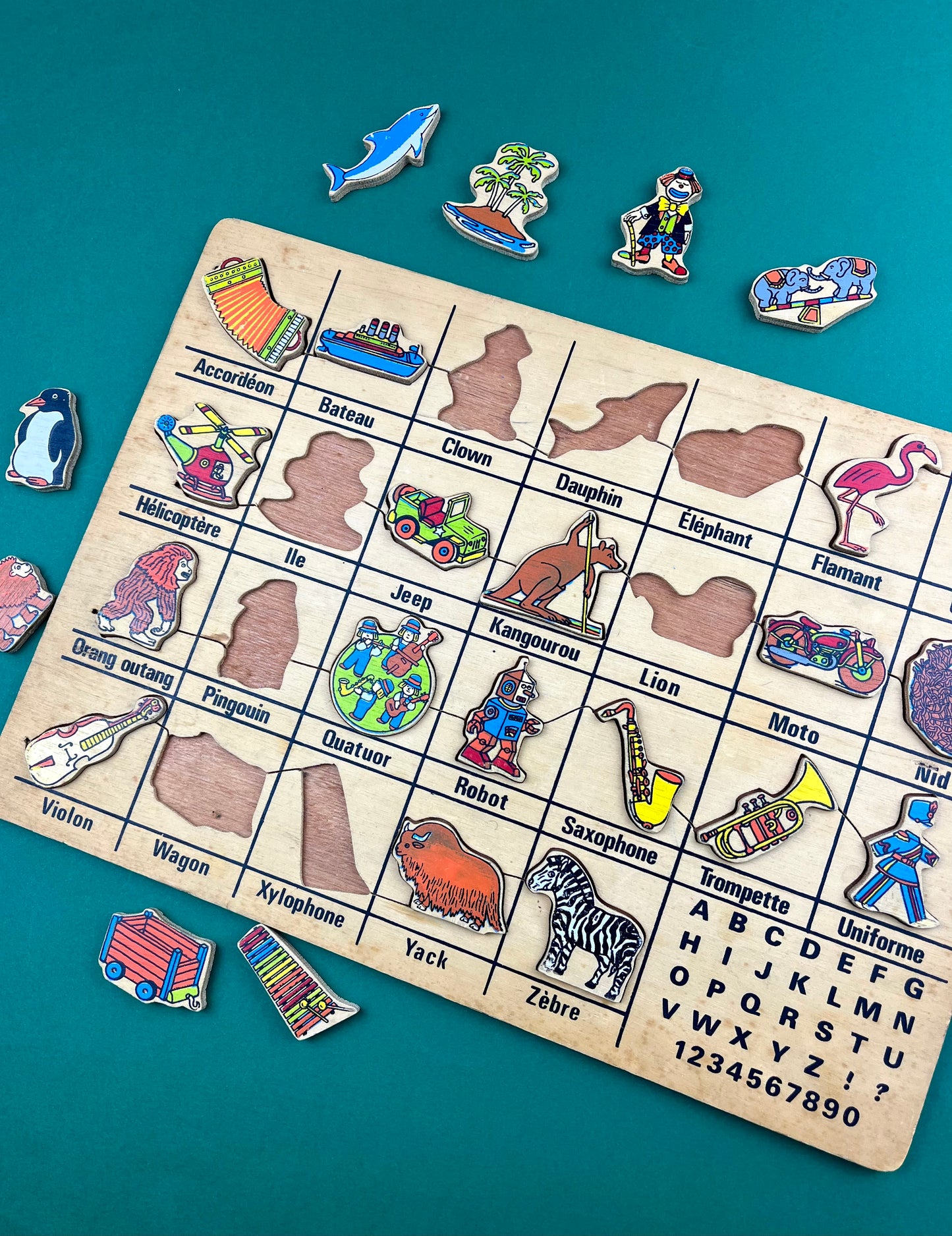 Puzzle en bois vintage