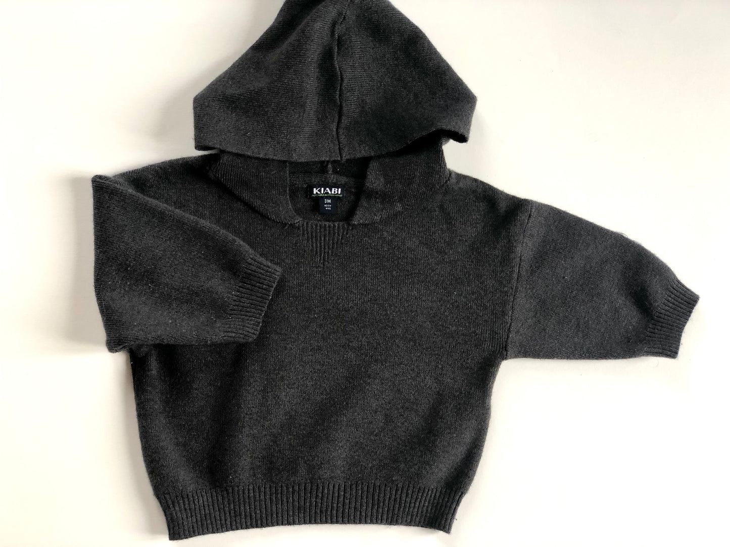 Pull à capuche en mailles gris Kiabi 3 mois