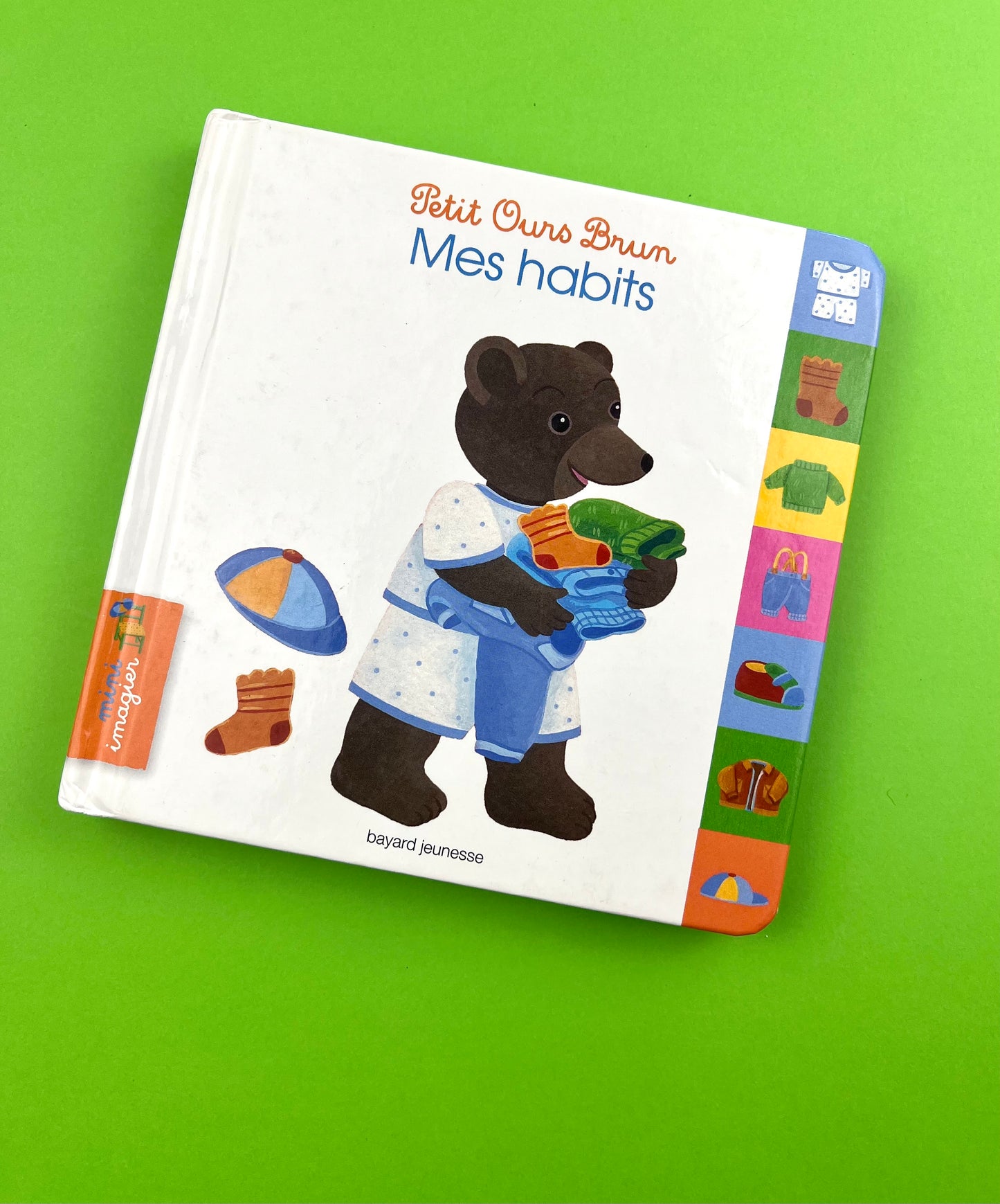 Livre Petit Ours Brun « Mes habits »