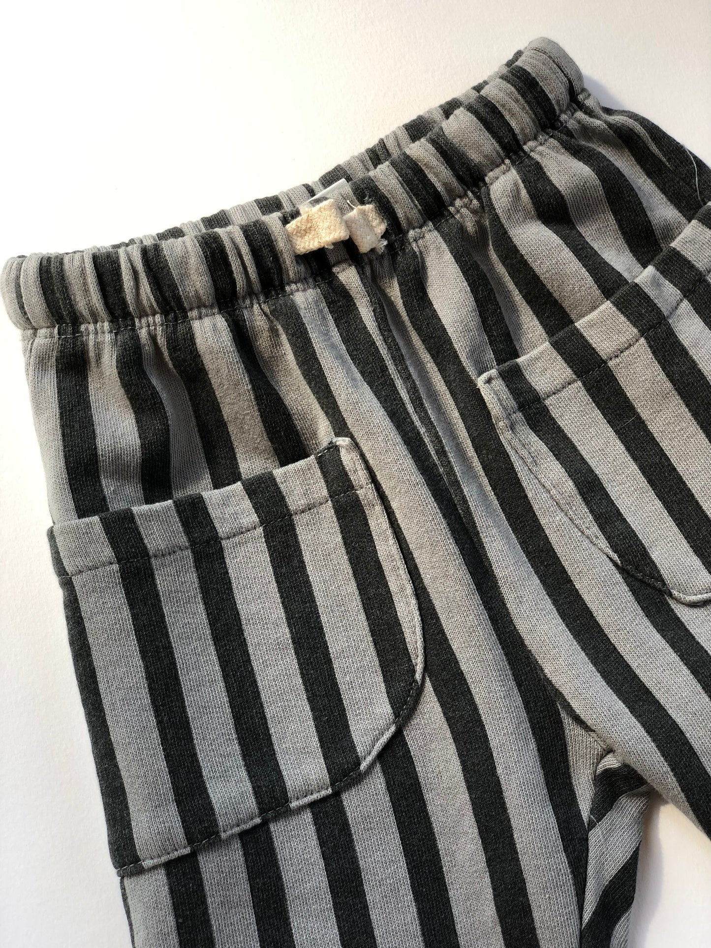 Pantalon rayé gris et noir Zara 6 mois