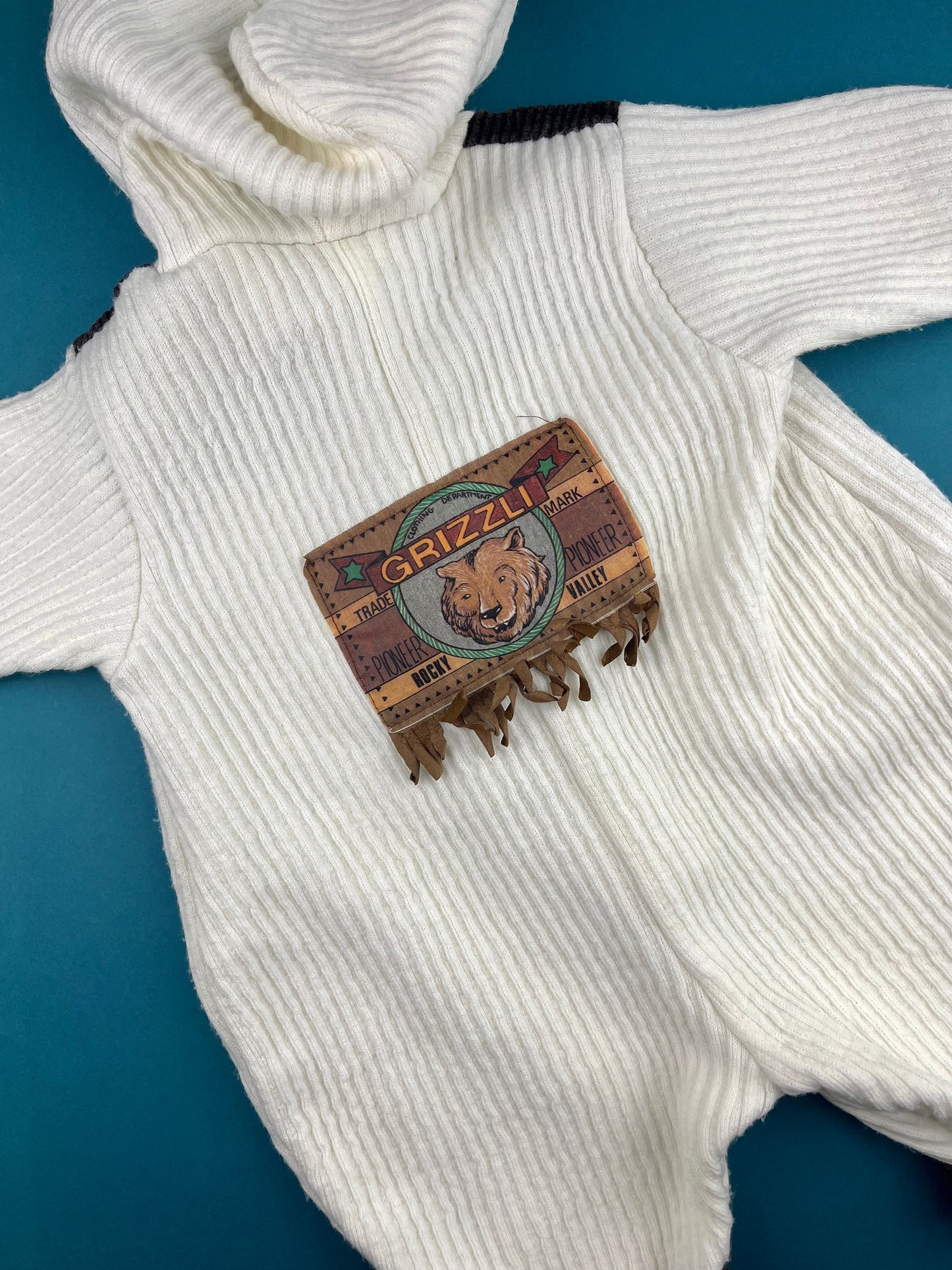 Combinaison à capuche épaisse vintage 6 mois