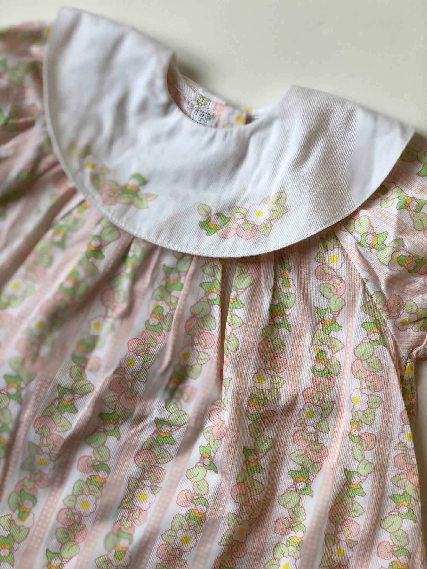 Robe motifs fraises vintage Chicco 1 mois