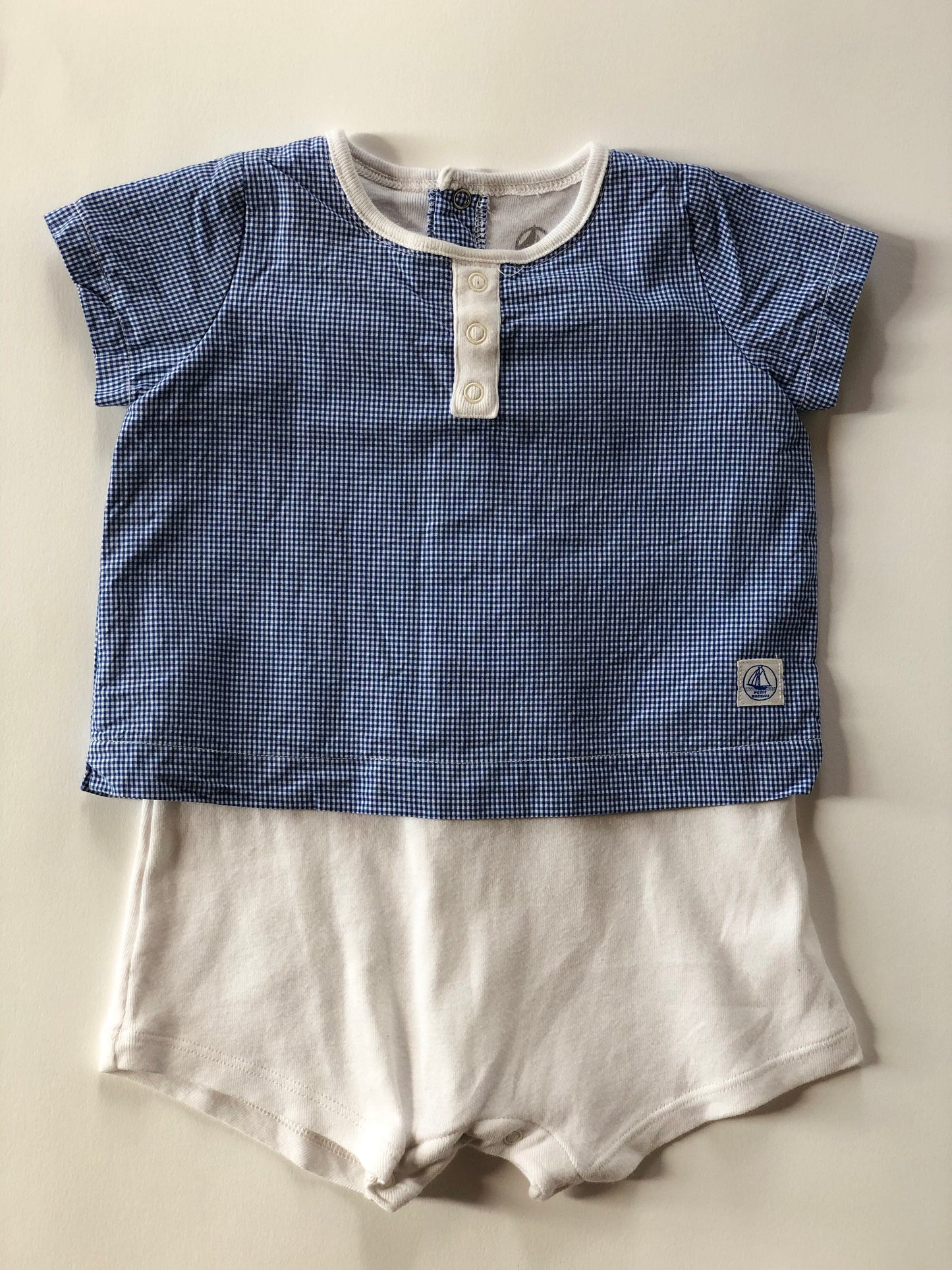 Combishort manches courtes vichy bleue et blanche Petit Bateau 6 mois