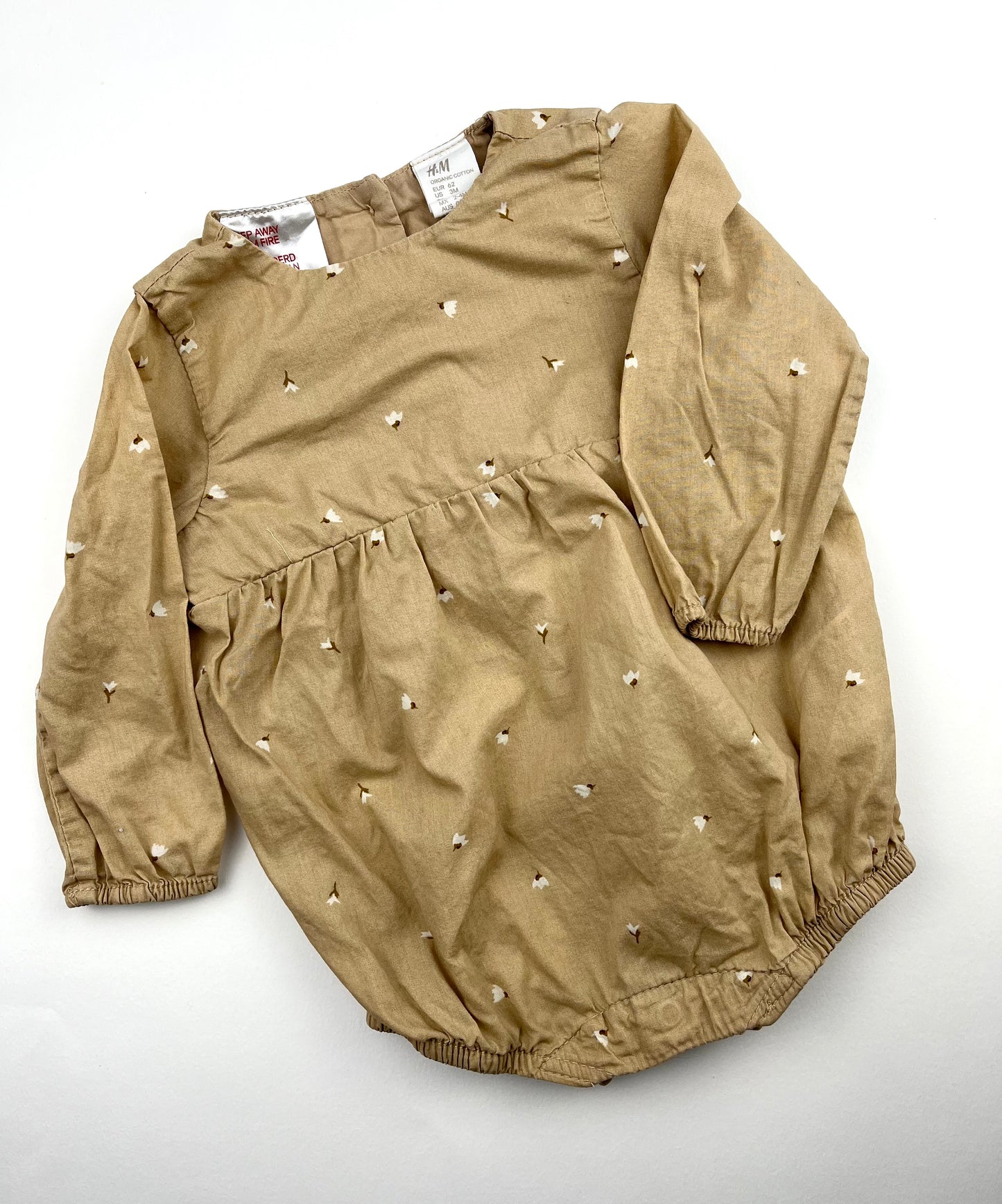 Barboteuse beige à fleurs H&M 3 mois