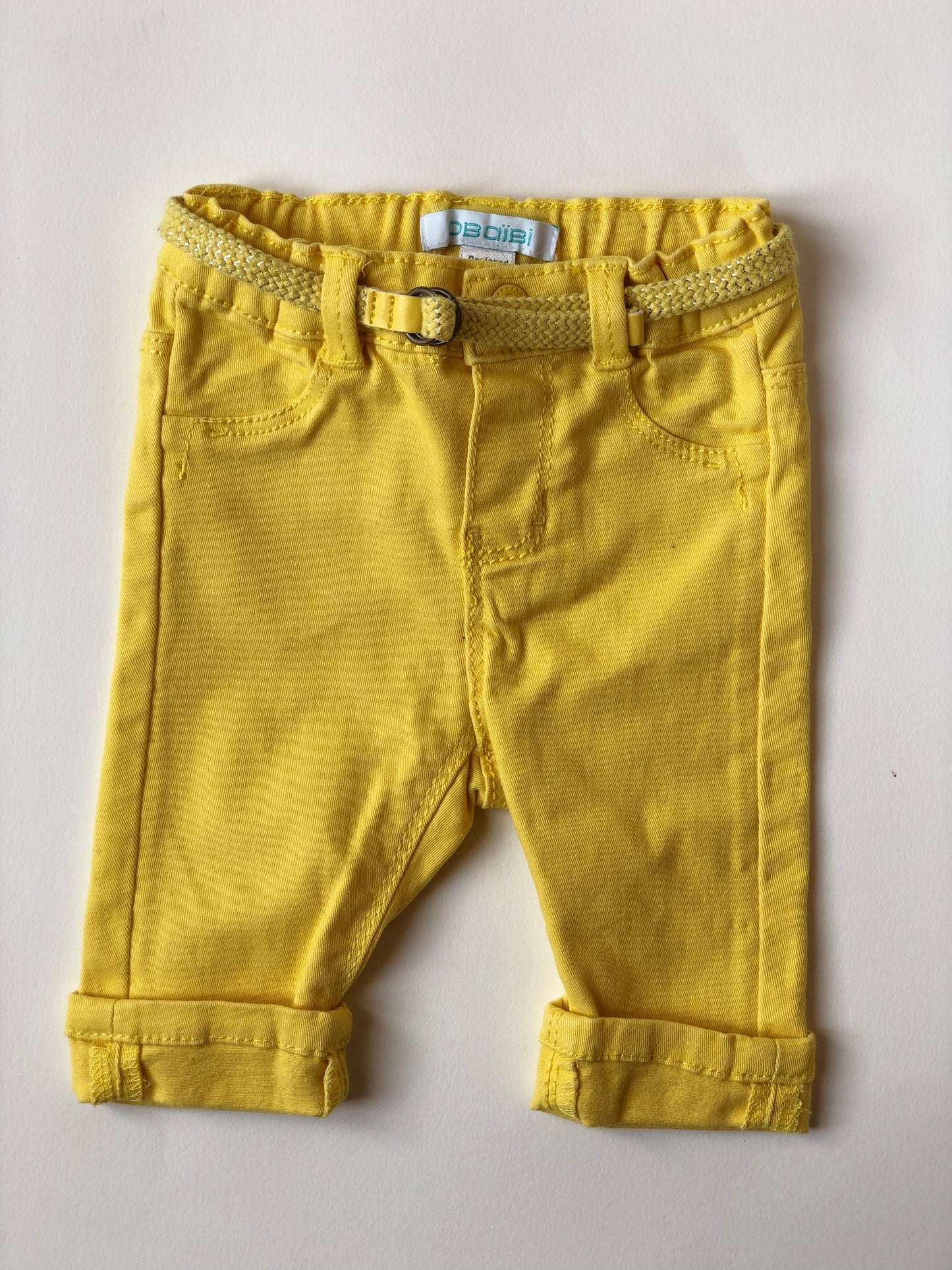 Pantalon avec ceinture jaune Obaïbi 3 mois