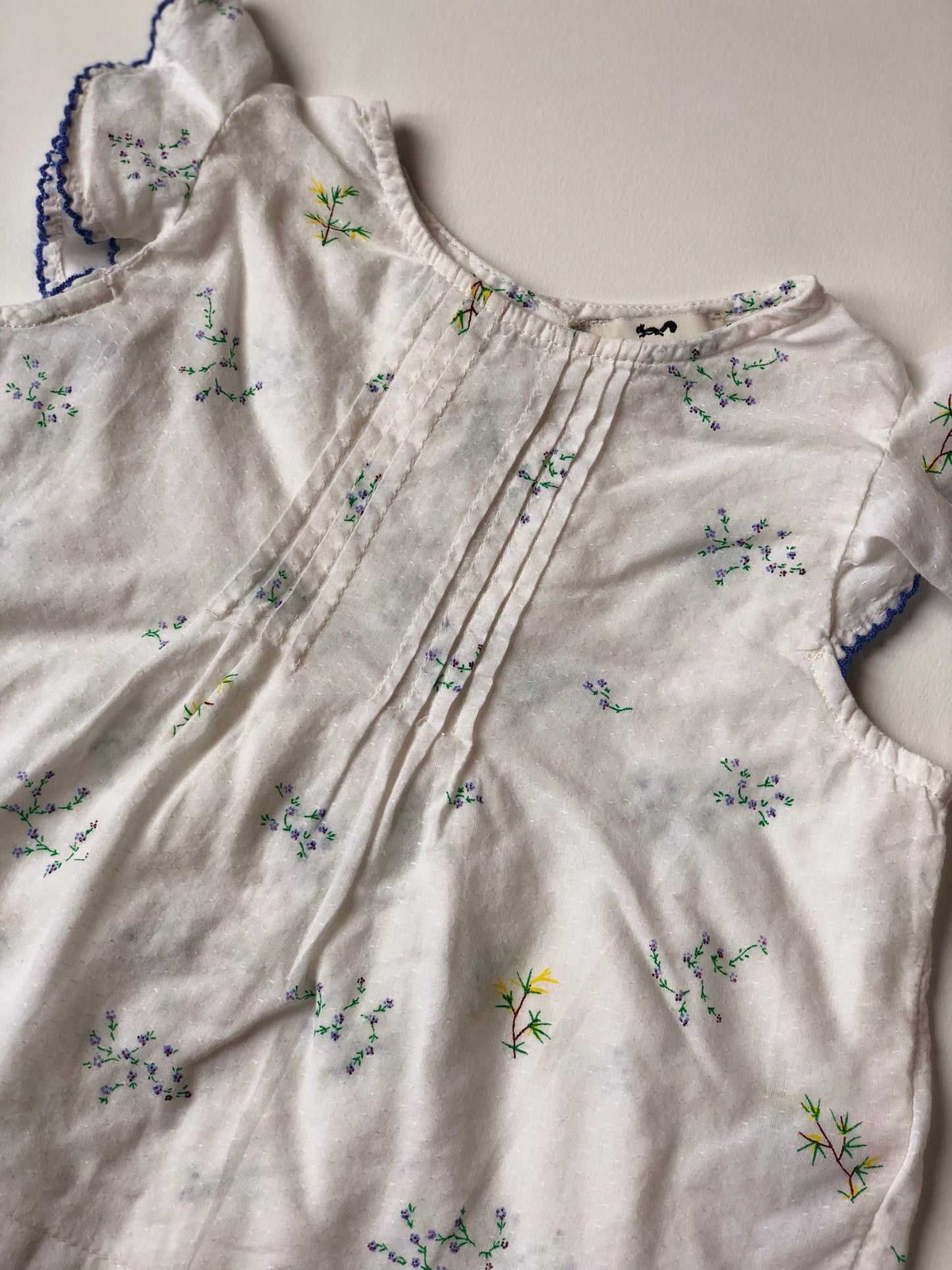 Blouse à fleurs blanc et violet Cyrillus 3 ans