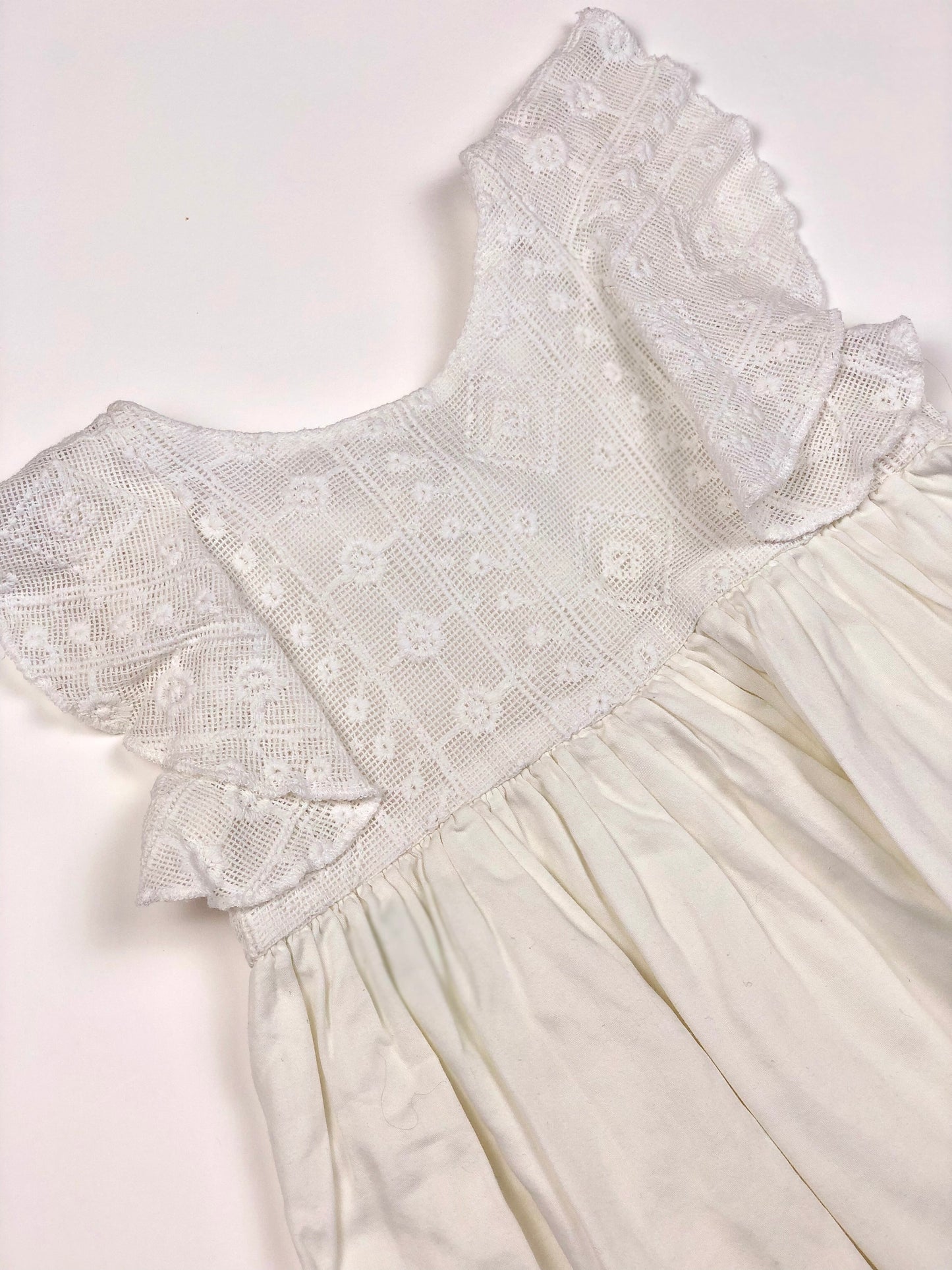 Robe blanche avec dentelle Tape à l’Oeil 9 mois