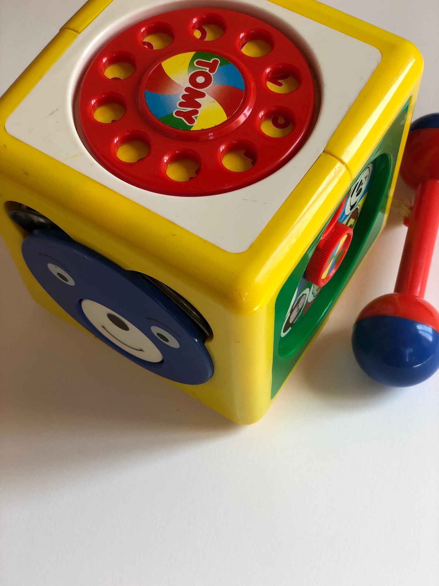 IMPARFAIT Jeux cube musical vintage Tomy