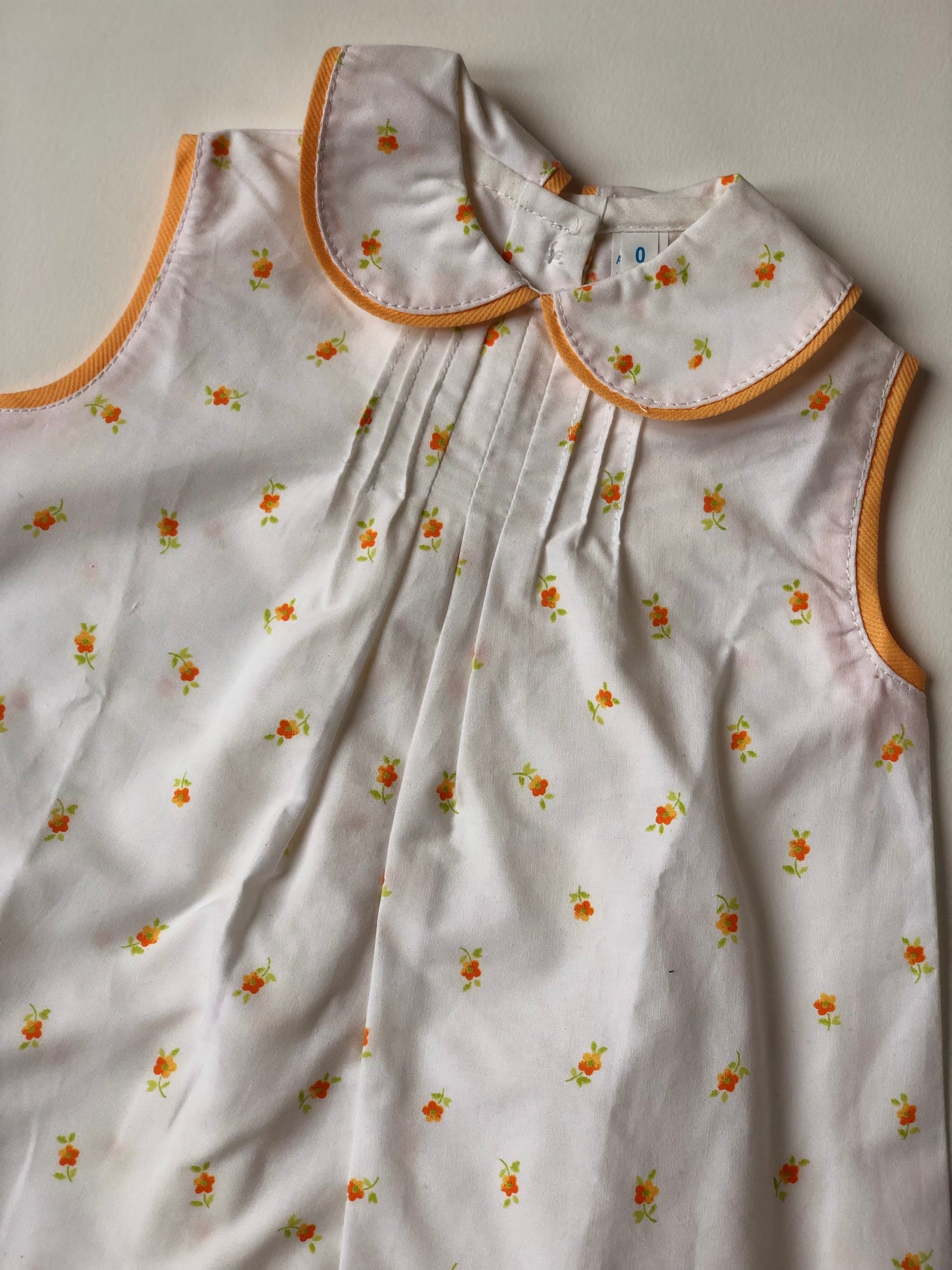 Robe sans manche blanc à fleurs vintage 3 mois