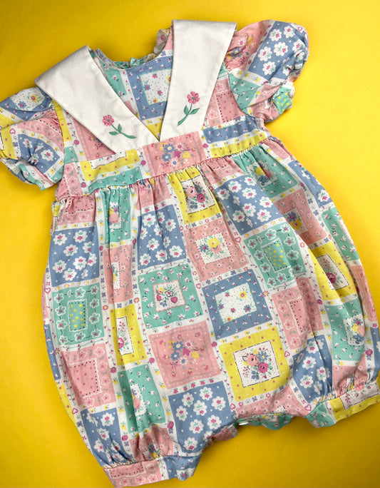 Barboteuse à fleurs vintage 12-18 mois