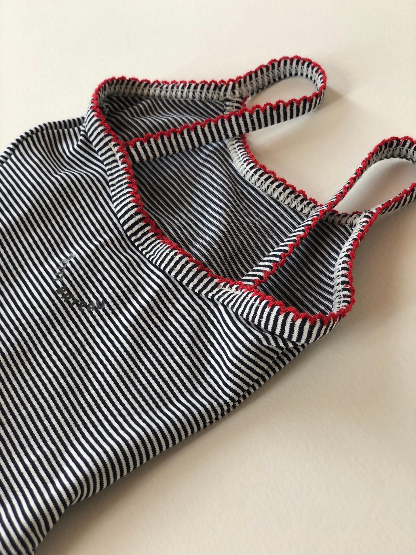 Maillot de bain 1 pièce rayé noir et blanc Petit Bateau 6 mois