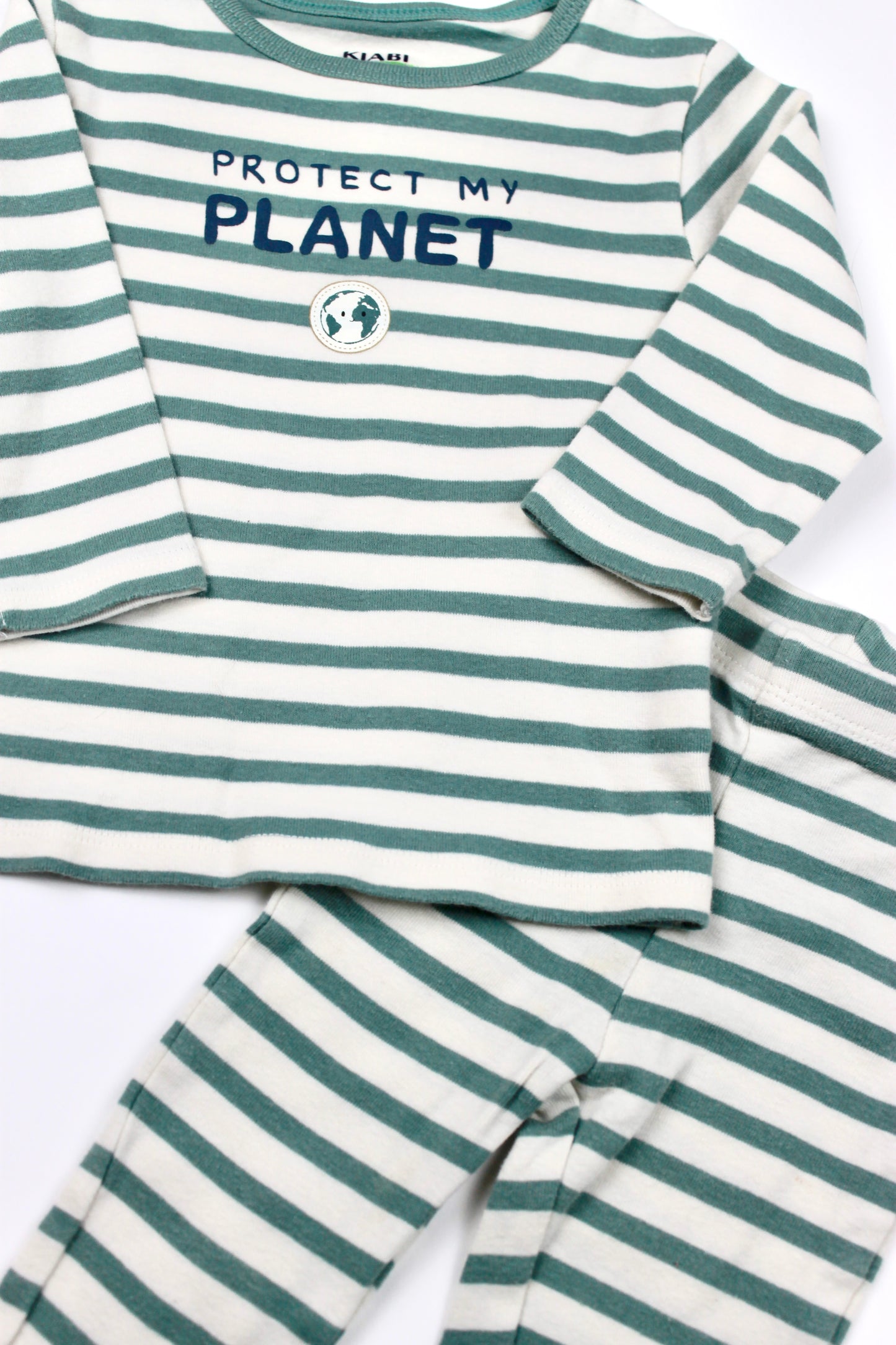 Pyjama deux pièces vert et blanc Kiabi 12 mois