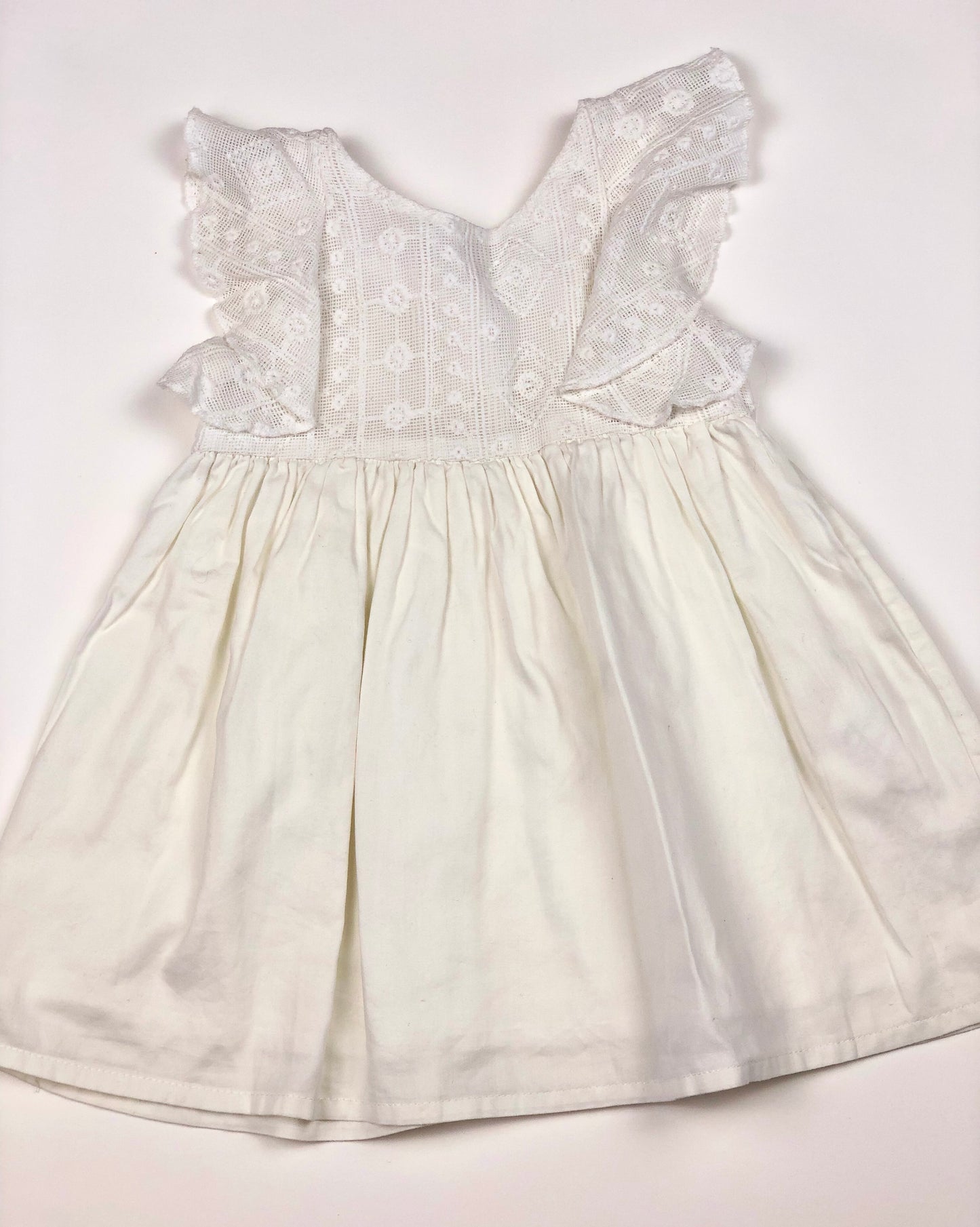 Robe blanche avec dentelle Tape à l’Oeil 9 mois